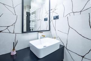 Super Central - Modern & Luxury