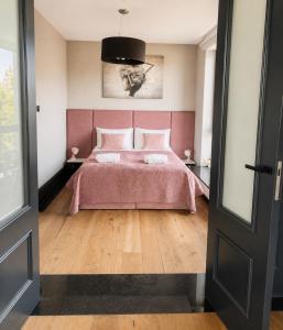 Victoria Residence Blush Suite by 2Stay Apartments