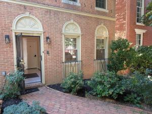 Elegant Capitol Hill 1BR - Walk to Eastern Market & Metro - Free Parking