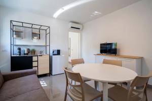Modern Studio near Venice with Kitchenette