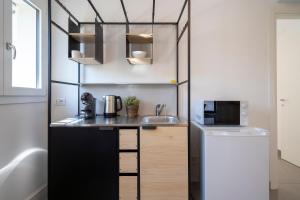 Modern Studio near Venice with Kitchenette