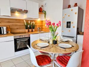 LE PALMA, Superbe Appartement Rénové, Terrasse, climatisation et parking privé