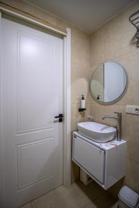 Apart43 - Marjanishvili Central Apartment