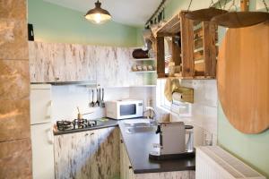 Grand Piano studio apartment in Athens