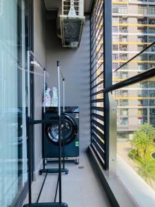Modern Studio - Million-Dollar Park View