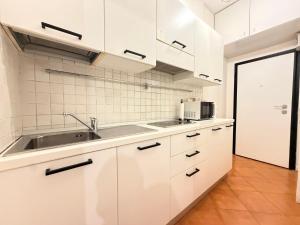 GuestHost - Policlinico Cozy Studio with Parking