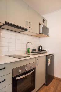 Chic 1BR Bellavista Dining & Hospital Access