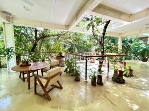 2 pools and beach club 10 minutes away - Chaká Condo