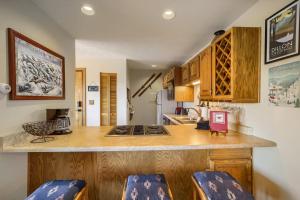 Condo with 2BD2BA in Wildernest! Clubhouse with Indoor Pool & Hot Tubs!