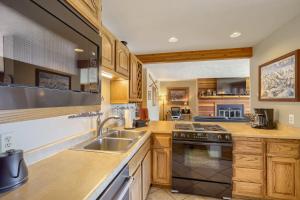 Condo with 2BD2BA in Wildernest! Clubhouse with Indoor Pool & Hot Tubs!