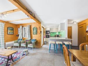 Appartement Centre Les Gets, Pied des Pistes, Belle Terrasse, 2 Ch, 1 Cabine, 68 Couchages - FR-1-623-99