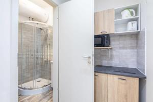 Very Central New Studio with AC