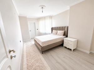 15 Minutes to the Airport Luxury Apartment
