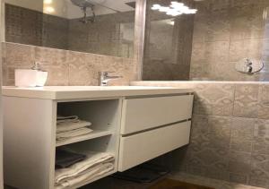 Vivapartments MilanoSanSiro - stadio a piedi, M5 Ippodromo