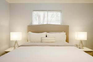 Beautiful Two Bed Central Austin Condo