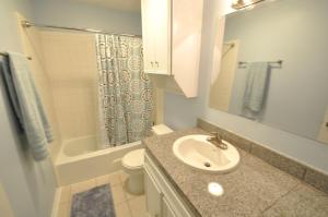 Beautiful Two Bed Central Austin Condo