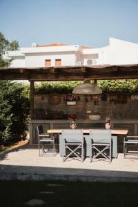 Enos Retreat Villas