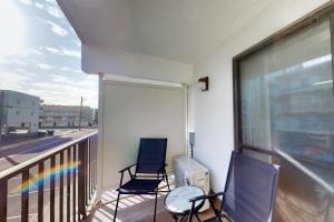 One Block to the Beach Perfectly Located Condo with AC Balcony Shared Pool