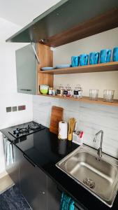 Modern South B studio with Rooftop pool & Gym