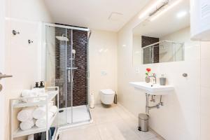 Prague Center Apartment - Private Terrace & Yard