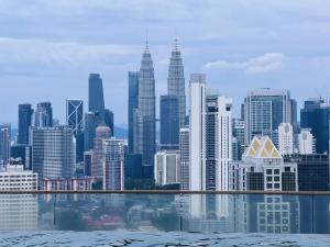 Regalia Residence The Sky Pool KLCC Luxury Suite by SS
