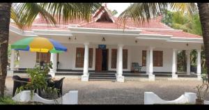 Anvarin river front Home stay Kainakary