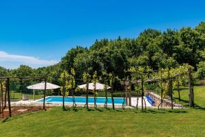 Holiday Home Oliti with Pool