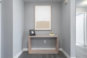 Modern 1BR Condo Walk to CN Tower & Rogers Centre