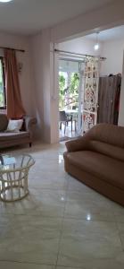 Cinnamon Villa is a 2 bedroom villa 5 minutes walk from Flic en Flac public beach