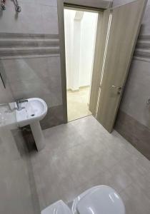 شقتين مفروشه للإيجار في صحلنوت الشماليه two apartments for rent in salalah suhalnoot