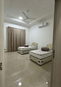 شقتين مفروشه للإيجار في صحلنوت الشماليه two apartments for rent in salalah suhalnoot