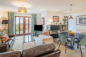 2 Bed in Windermere oc-lr024