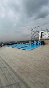Modern South B studio with Rooftop pool & Gym