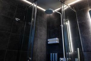 George V Luxury Apartments - Room 3