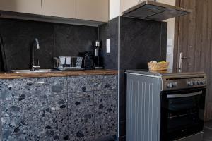 George V Luxury Apartments - Room 3