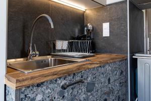 George V Luxury Apartments - Room 3