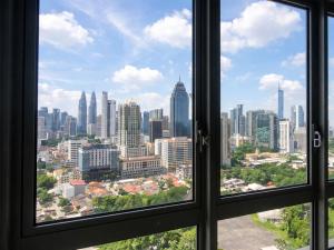 Regalia Residence The Sky Pool KLCC Luxury Suite by SS