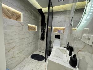 TAY Suite