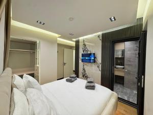 TAY Suite