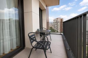 Central Skopje - Stylish 1BR with 2 Balconies - View & Free Parking
