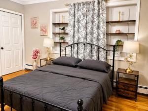 10 Mins to MetLife Rutherford Home Unit