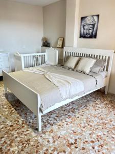 Large family villa with private pool - Close to the beach