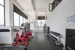 Cozy Apartment 2 Beds 2BA Walkable to Sarit Centre and Westgate Mall