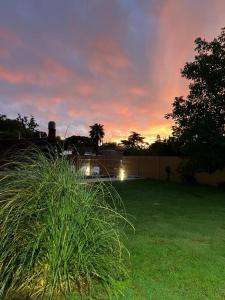 Casa con piscina climatizada y amplio jardín