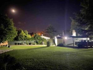 Casa con piscina climatizada y amplio jardín