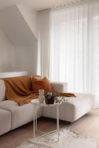 Sunny duplex penthouse, close to beach, parking