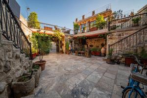 Chelebi Cave House