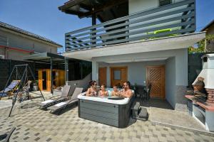 View&Wine Jacuzzi -Tuheljske toplice