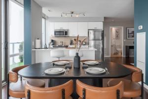 City Lights & Skyline Nights Bay Street Penthouse