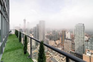 City Lights & Skyline Nights Bay Street Penthouse